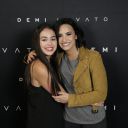 Demi_Lovato_283129-65.jpg